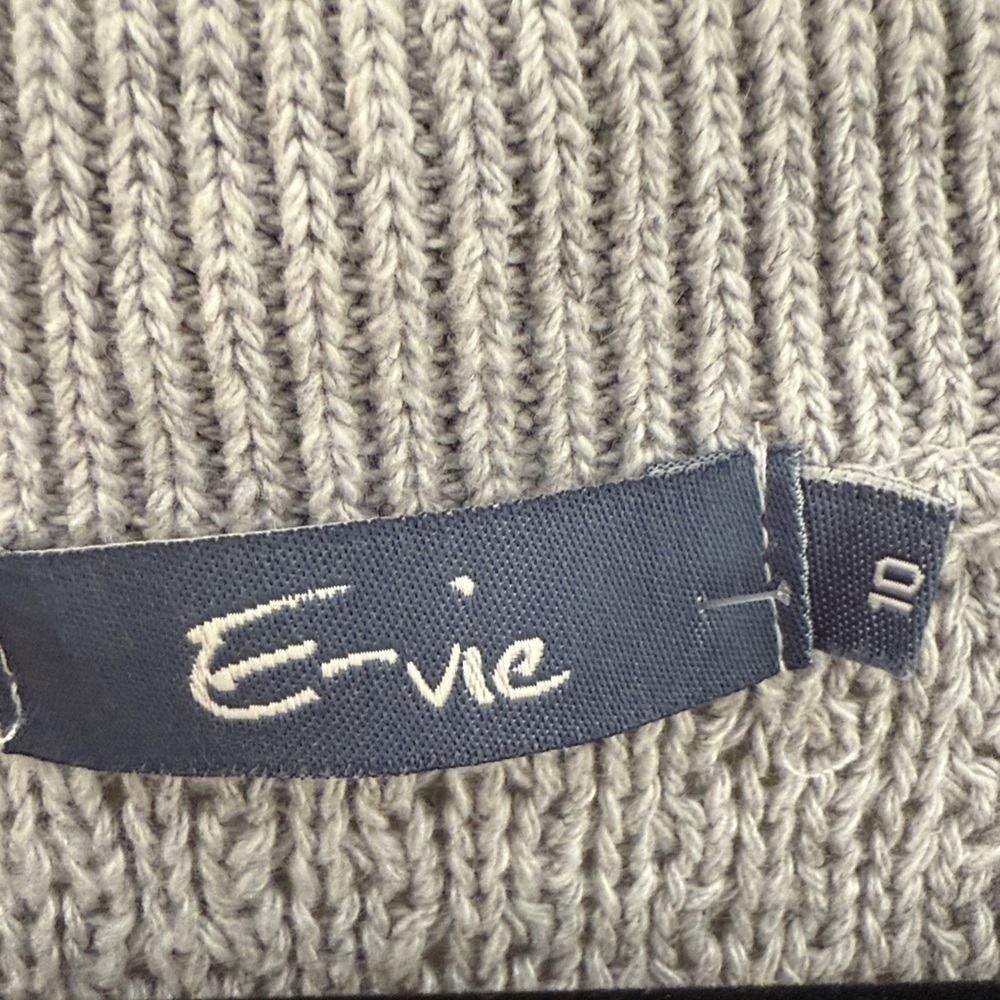 E-Vie (UK brand) Gray Short Sleeve Knit Cardigan size 8 (UK size) - Picture 6 of 8